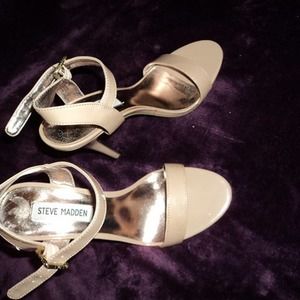 STEVE MADDEN SANDAL HEELS NEW 7M